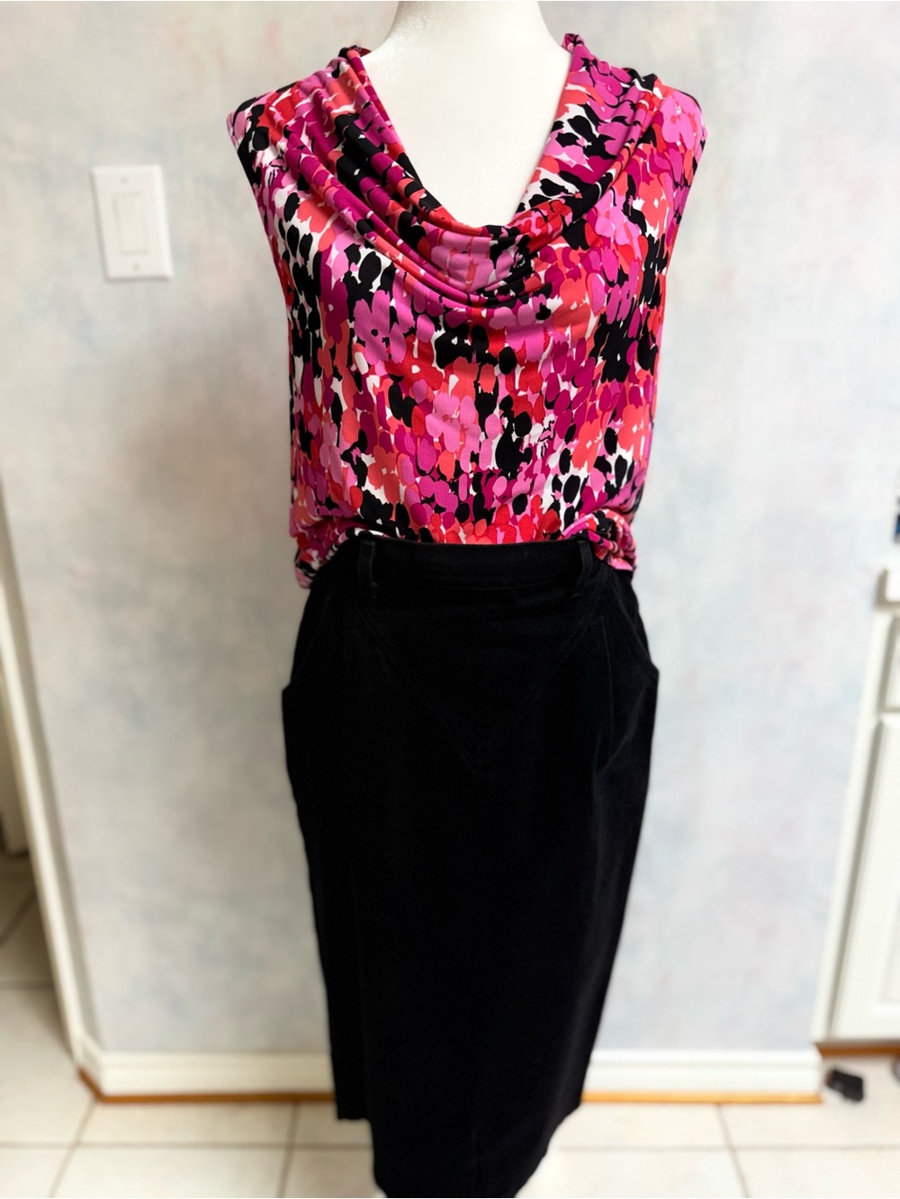 NWOT Jones Studio STRETCHY Sleeveless  Career Top Magenta, Coral, Black, White